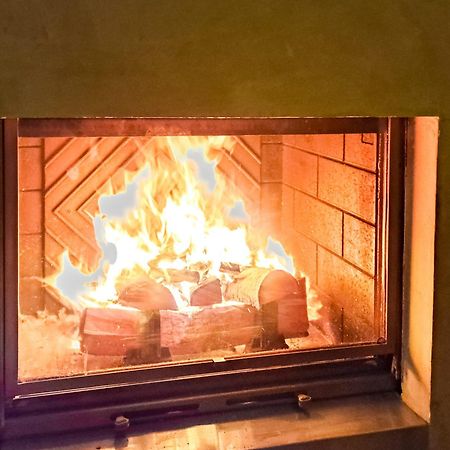 South Facing 2-Bed Apartment With Fireplace, Terrasses Deos แฟลน ภายนอก รูปภาพ